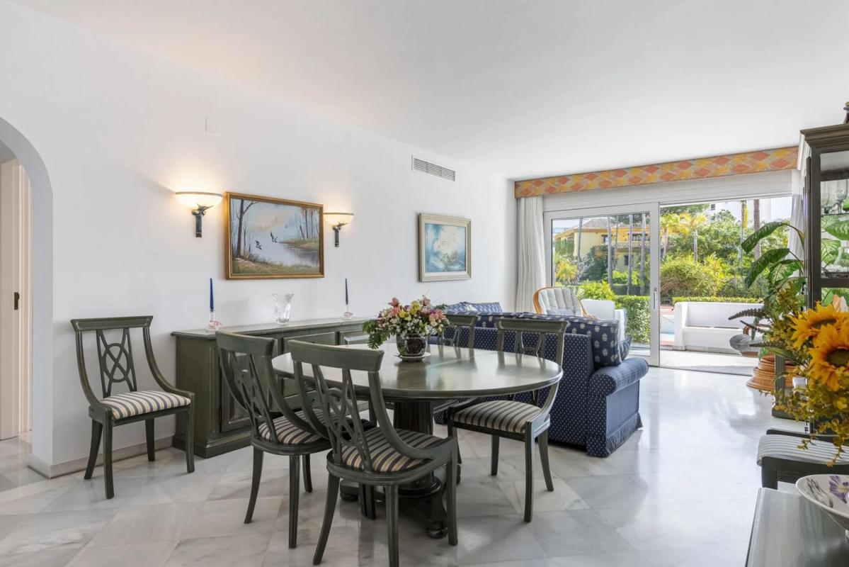Venta de piso en Barrio La Carolina-Guadalpín, Marbella
 photo 2