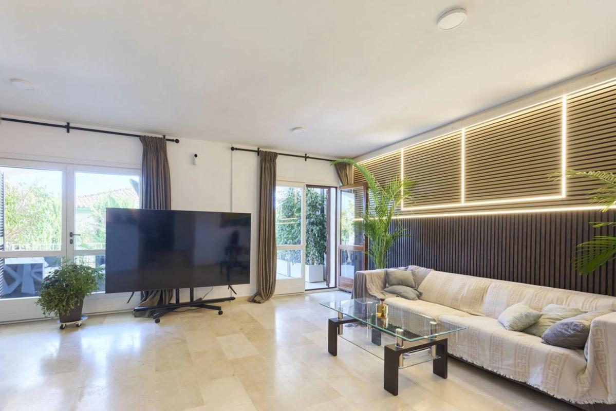 Venta de chalet adosado en Barrio La Carolina-Guadalpín , Marbella photo 2