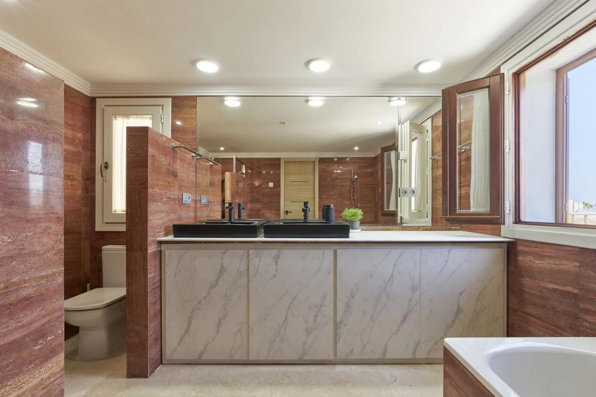 Venta de chalet adosado en Barrio La Carolina-Guadalpín , Marbella photo 4