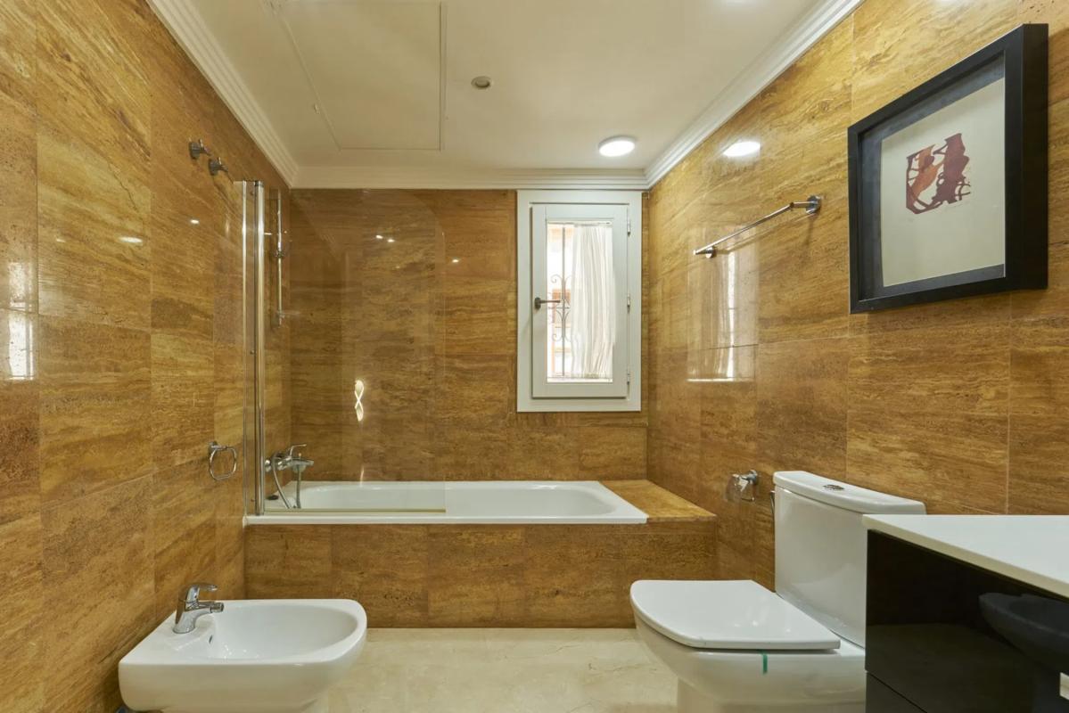 Venta de chalet adosado en Barrio La Carolina-Guadalpín , Marbella photo 5