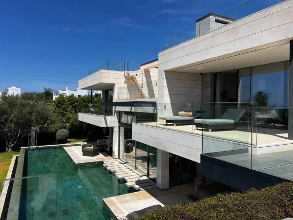 Chalet wolnostojący na sprzedaż w  Calle Conde de Andrade, Marbella photo 4