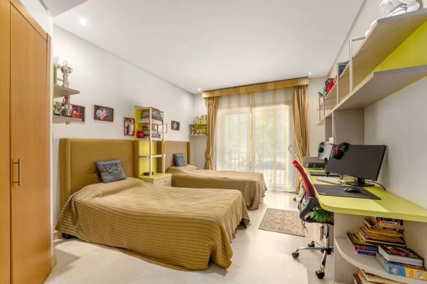 Квартира на продажу на  Lugar Urbanizacion Altos Reales, Марбелла photo 4