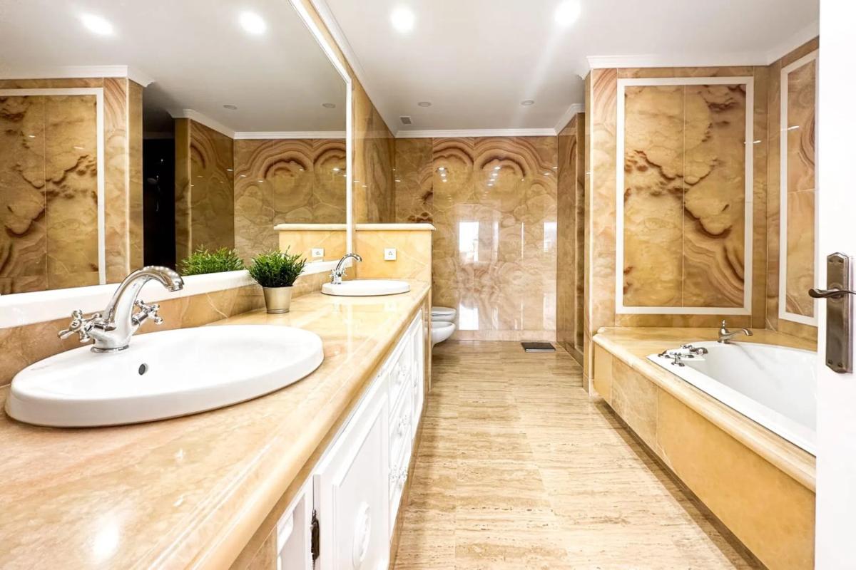 Продажа пентхауса на Bulevar Lugar Urbanizacion Lomas de Rio Verde, 31 A, Марбелла photo 2