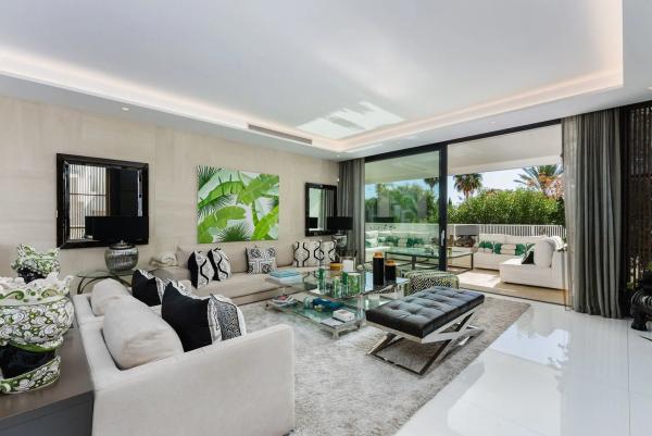 Duplex na sprzedaż w Calle Warner, 5, Marbella photo 1