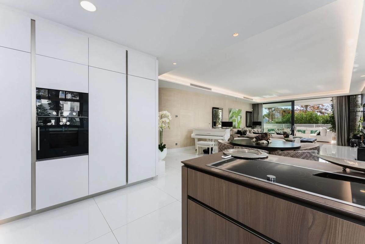 Duplex sale in Calle Warner, 5, Marbella photo 3