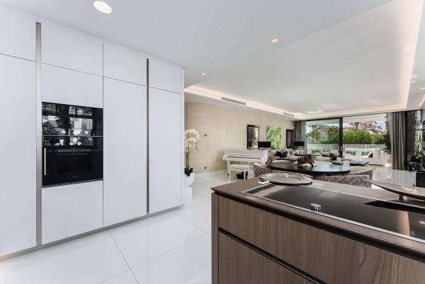 Duplex na sprzedaż w Calle Warner, 5, Marbella thumbnail 2