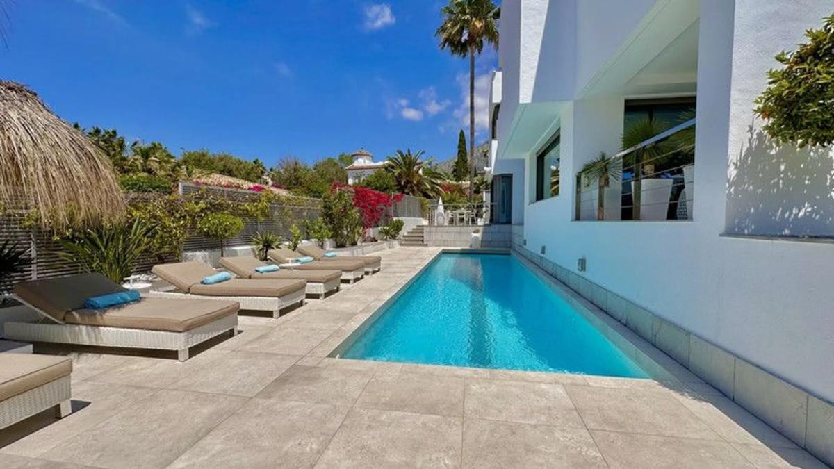 Sprzedaż niezależnego domku jednorodzinnego w  Barrio Sierra Blanca, Marbella photo 4