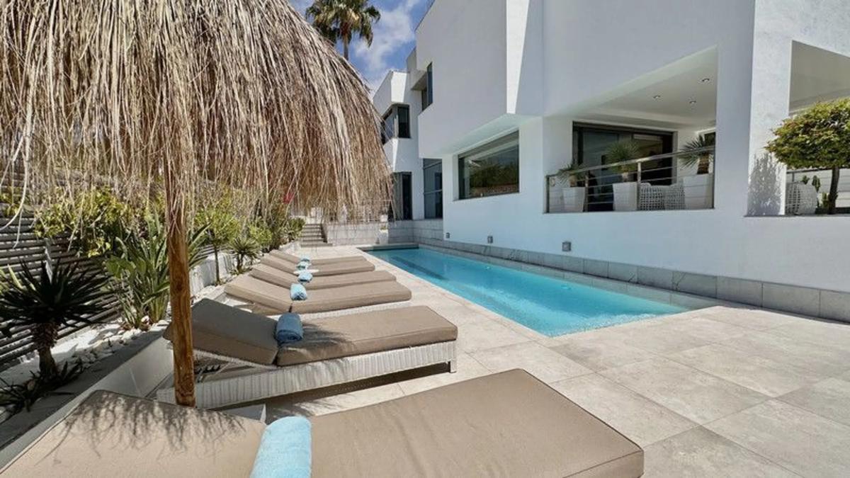 Sprzedaż niezależnego domku jednorodzinnego w  Barrio Sierra Blanca, Marbella photo 5