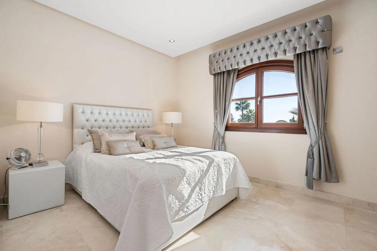 Sprzedaż niezależnego domku jednorodzinnego w  Barrio Nagüeles, Marbella photo 2