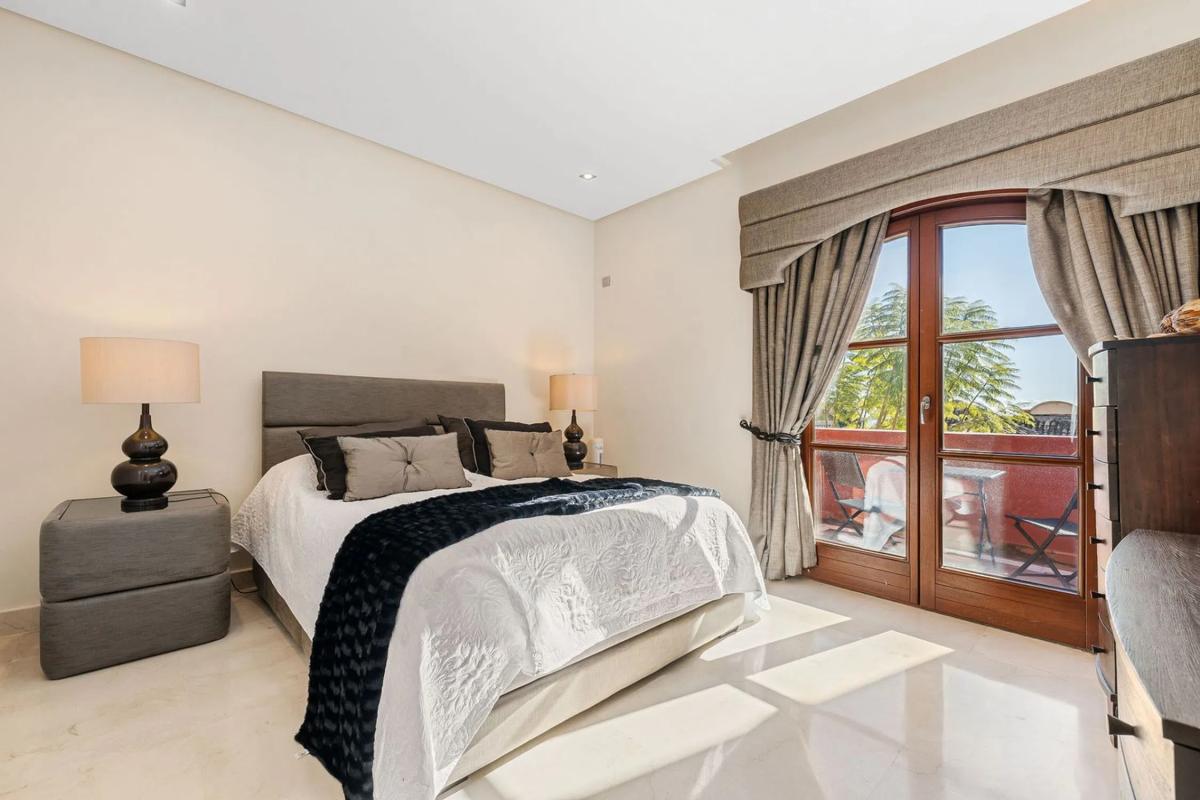 Sprzedaż niezależnego domku jednorodzinnego w  Barrio Nagüeles, Marbella photo 3