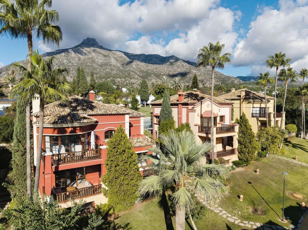 Sprzedaż niezależnego domku jednorodzinnego w  Barrio Nagüeles, Marbella photo 4