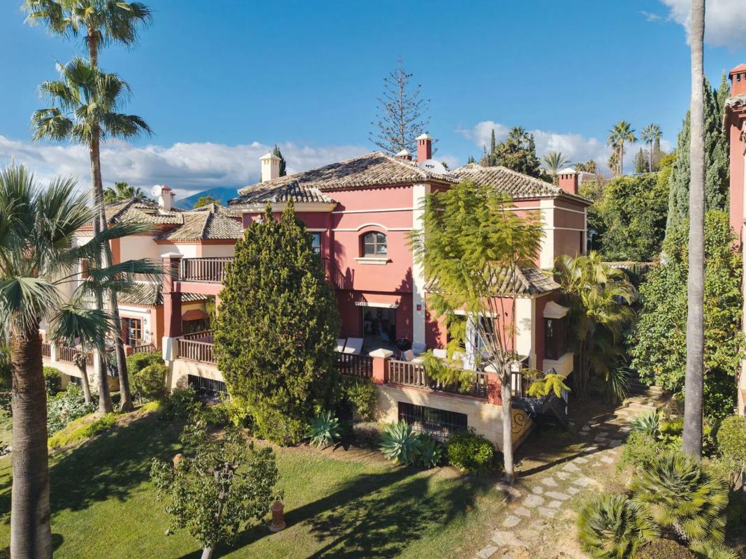 Sprzedaż niezależnego domku jednorodzinnego w  Barrio Nagüeles, Marbella photo 5