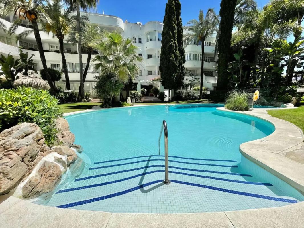 Venta de piso en Marbella Real Bl:E s/n, Marbella
photo 1