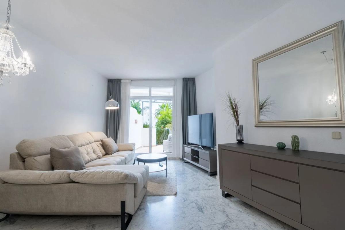 Venta de piso en Marbella Real Bl:E s/n, Marbella
photo 2