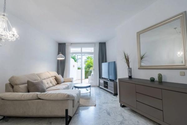 Piso en venta en Marbella Real Bl:E s/n, Marbella
 photo 2