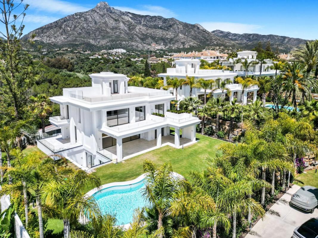 Sprzedaż niezależnego domku jednorodzinnego w  Calle Sierra Bermeja, Marbella photo 4