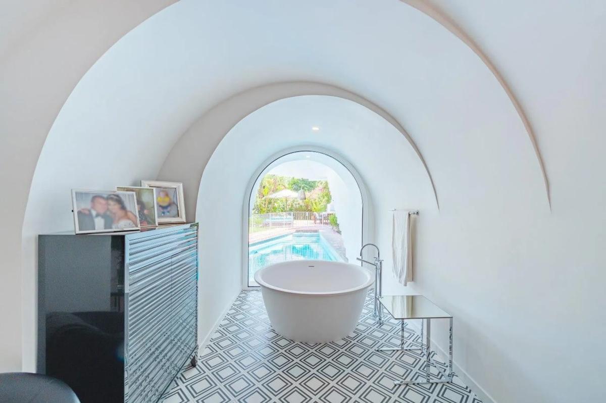 Venta de chalet adosado en Barrio Puente Romano , Marbella photo 1