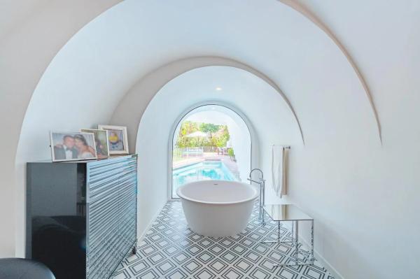 Chalet adosado en venta en  Barrio Puente Romano , Marbella photo 1