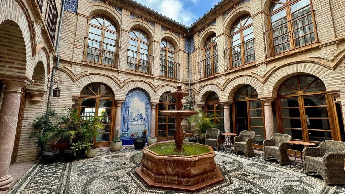 Sprzedaż niezależnego domku jednorodzinnego w Barrio Sierra Blanca, Marbella photo 1