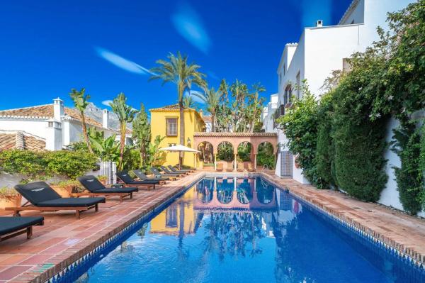 Terraced house for sale at  Lomas pueblo III s/n , Marbella photo 3