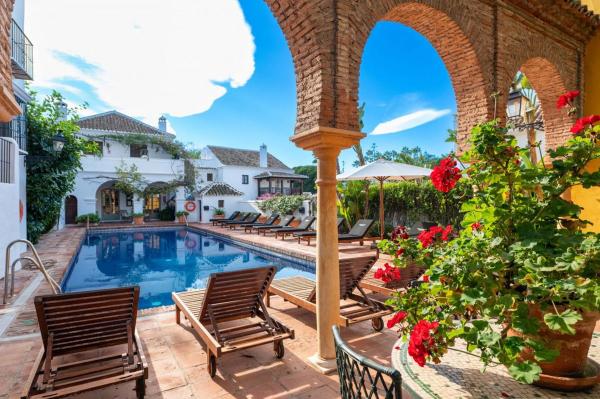 Terraced house for sale at  Lomas pueblo III s/n , Marbella photo 4