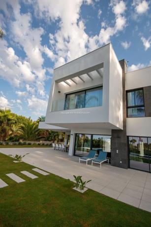 Частный шале на продаже в  Barrio Sierra Blanca, Марбелла photo 4