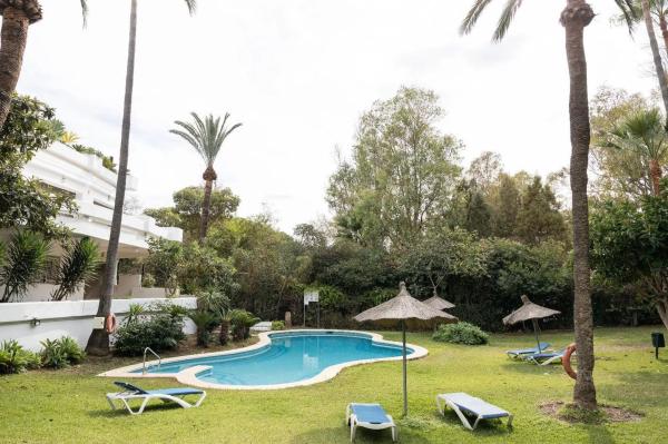 Duplex en venta en Calle Sierra Bermeja, Marbella photo 4