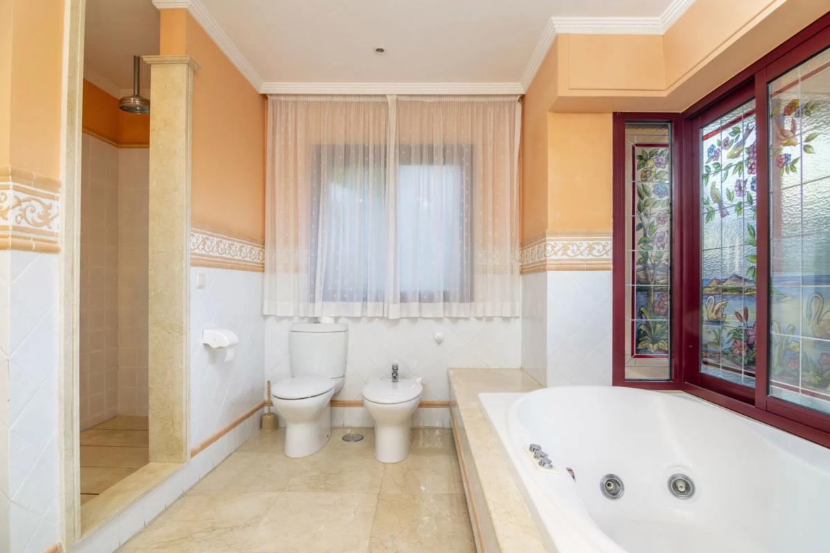 Venta de chalet independiente en Barrio Sierra Blanca, Marbella
photo 3