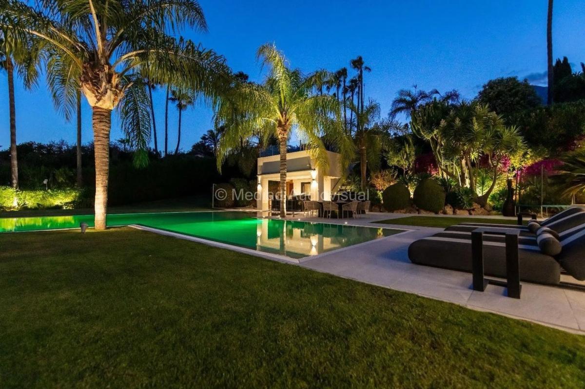 Venta de chalet independiente en Barrio Sierra Blanca, Marbella
photo 3