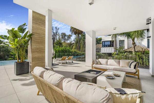 Chalet independiente en venta en Calle Carmen De Burgos, 13, Marbella
photo 1