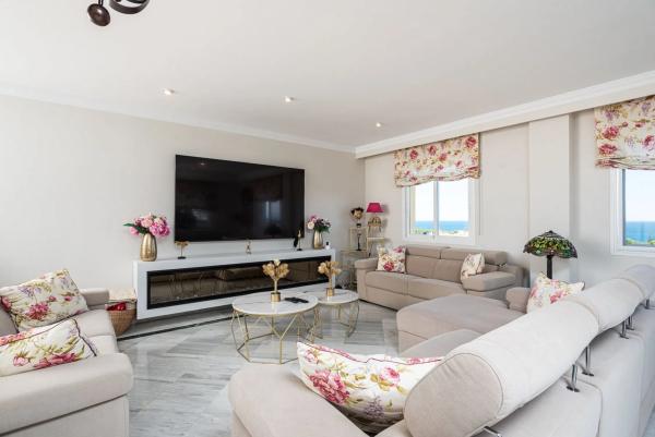 Duplex en venta en Barrio La Carolina-Guadalpín, Marbella photo 2