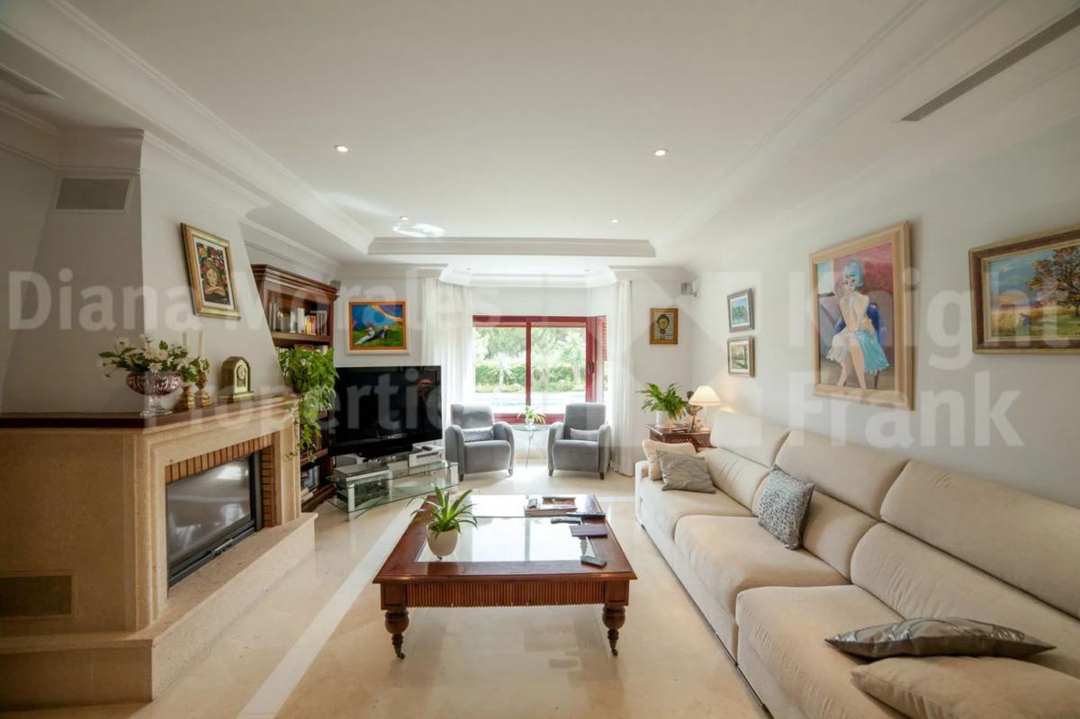 Продажа отдельного шале в  Barrio Sierra Blanca, Марбелла photo 5