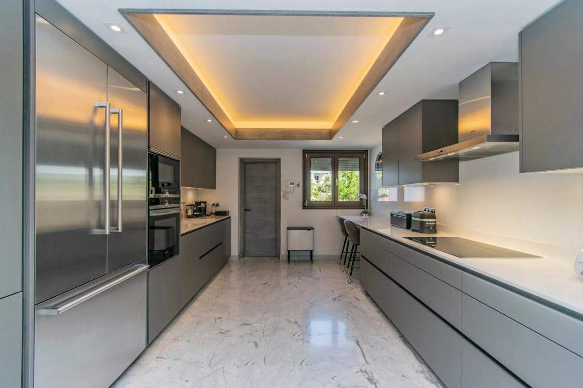 Sale of apartment in Avenida Istán, Marbella
photo 3