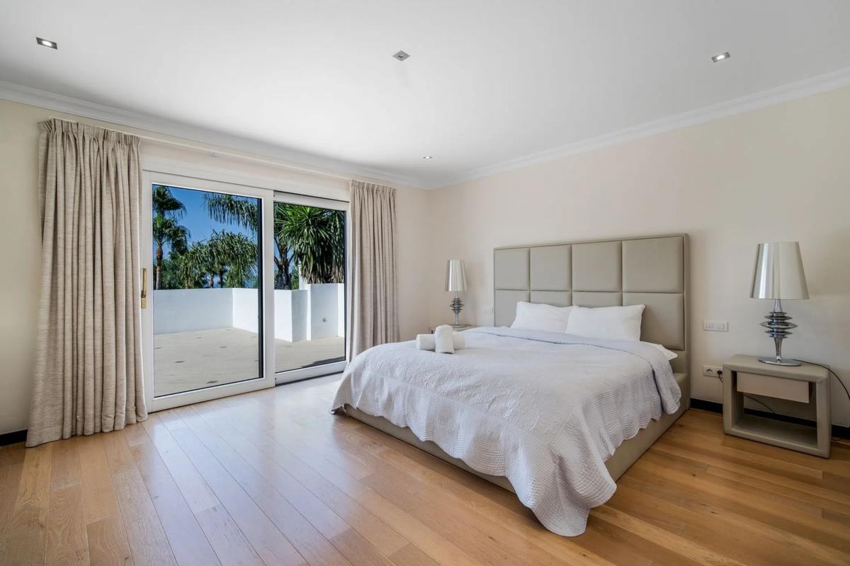 Venta de chalet independiente en Calle Cerro Muriano, 75, Marbella
 photo 3