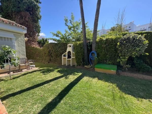 Independent chalet for sale in Calle Velázquez, 9, Marbella
 photo 2