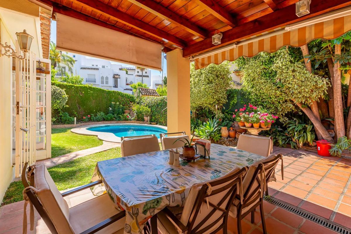 Venta de chalet independiente en Calle Velázquez, 9, Marbella
photo 3