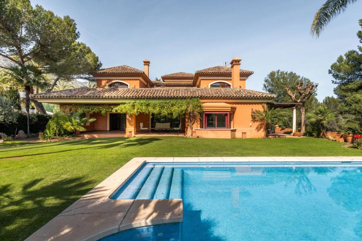 Venta de chalet independiente en Barrio Sierra Blanca, Marbella
photo 3
