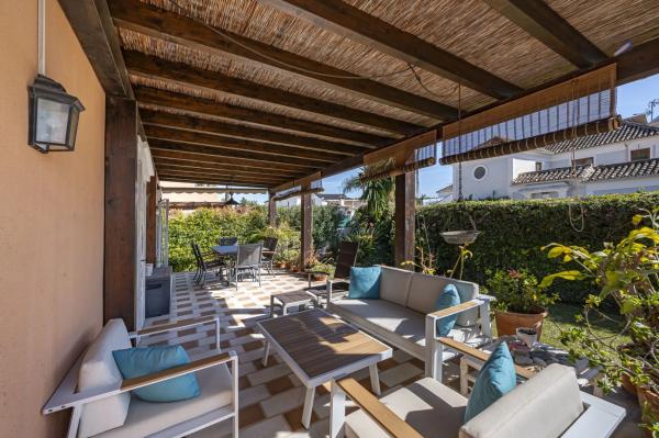 Chalet wolnostojący na sprzedaż w Calle Utrillo, 3, Marbella thumbnail 1