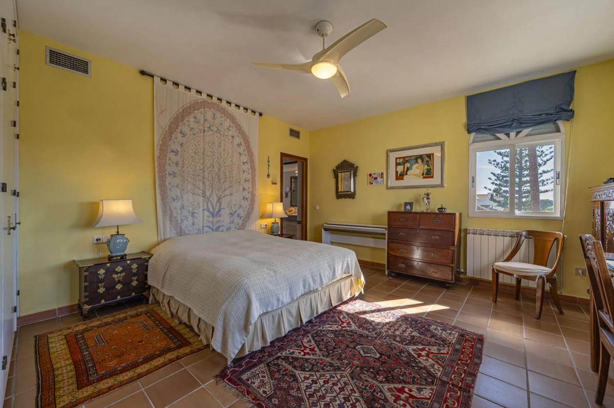 Sprzedaż niezależnego domku jednorodzinnego w Calle Utrillo, 3, Marbella photo 5
