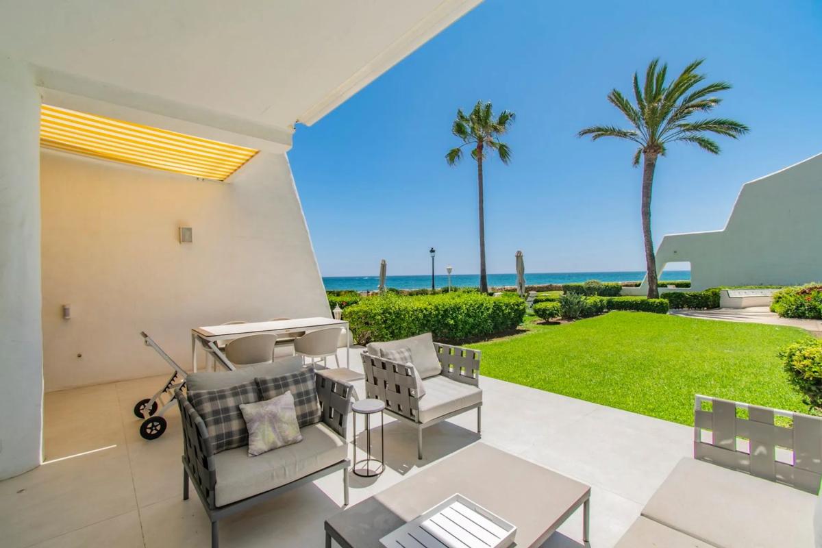 Venta de chalet adosado en  Barrio Las Lomas de Río Verde , Marbella photo 2