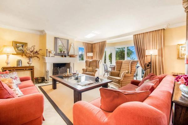 Ático en venta en  Monte paraiso s/n, Marbella photo 3