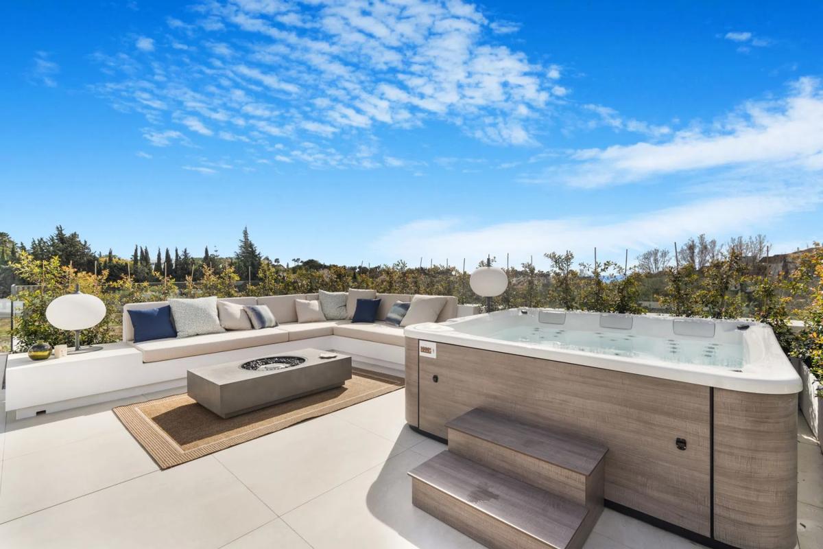 Venta de chalet independiente en Poligono URPNG9, Marbella
photo 1