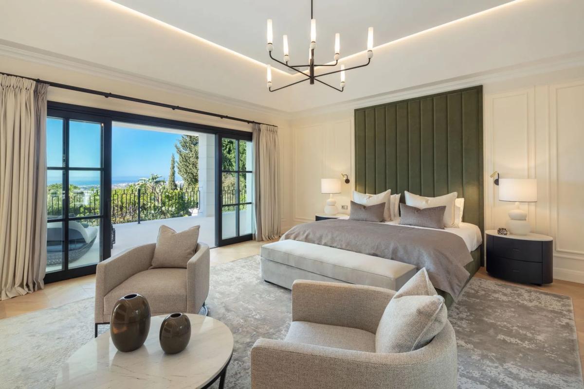 Sprzedaż niezależnego domku jednorodzinnego w  Barrio Sierra Blanca, Marbella photo 2