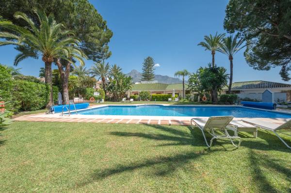 Ático en venta en  Calle Sierra Bermeja, 81, Marbella photo 2