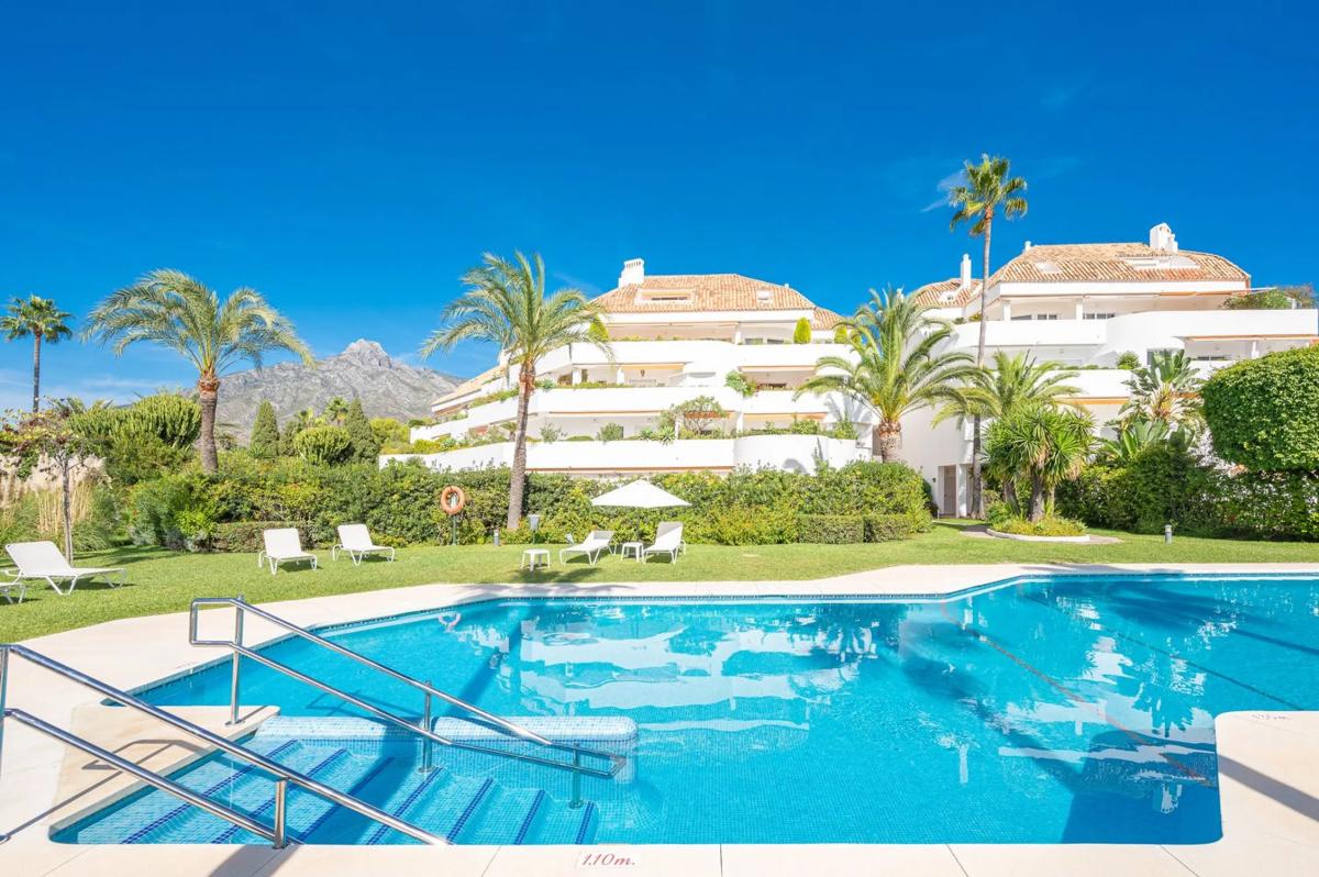Venta de ático en Calle Sierra Bermeja, 81, Marbella photo 3