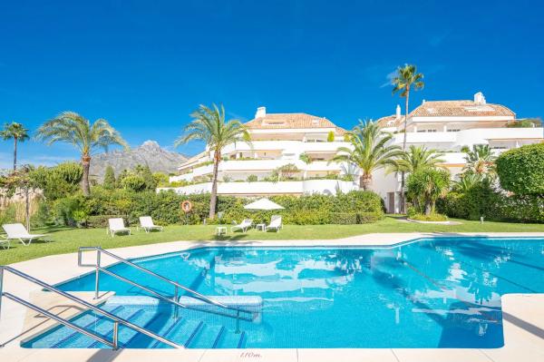 Ático en venta en  Calle Sierra Bermeja, 81, Marbella photo 3