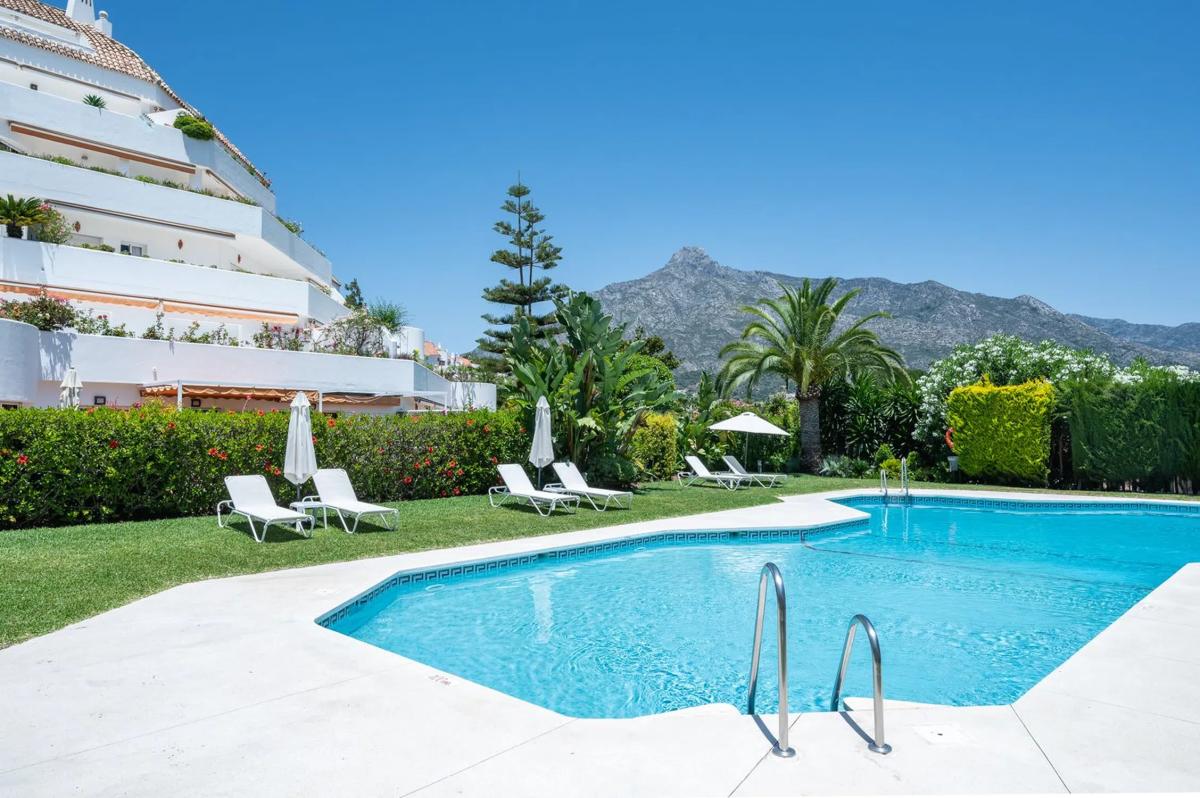 Venta de ático en Calle Sierra Bermeja, 81, Marbella photo 4
