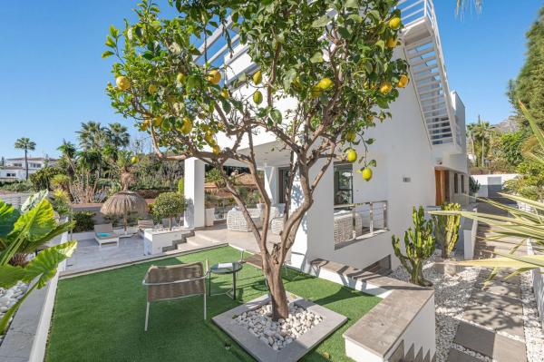 Chalet wolnostojący na sprzedaż w Barrio Nagüeles, Marbella photo 1