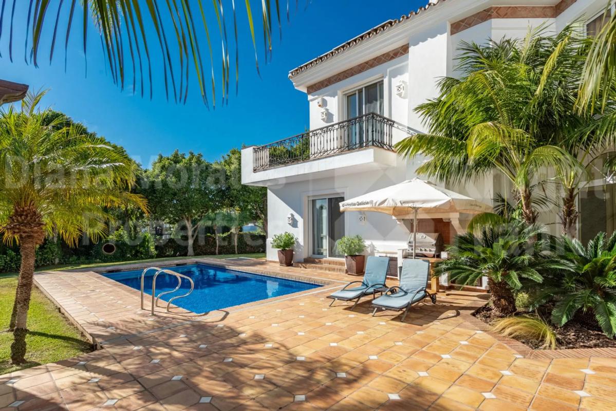 Sprzedaż niezależnego domku jednorodzinnego w Barrio Puente Romano, Marbella photo 1