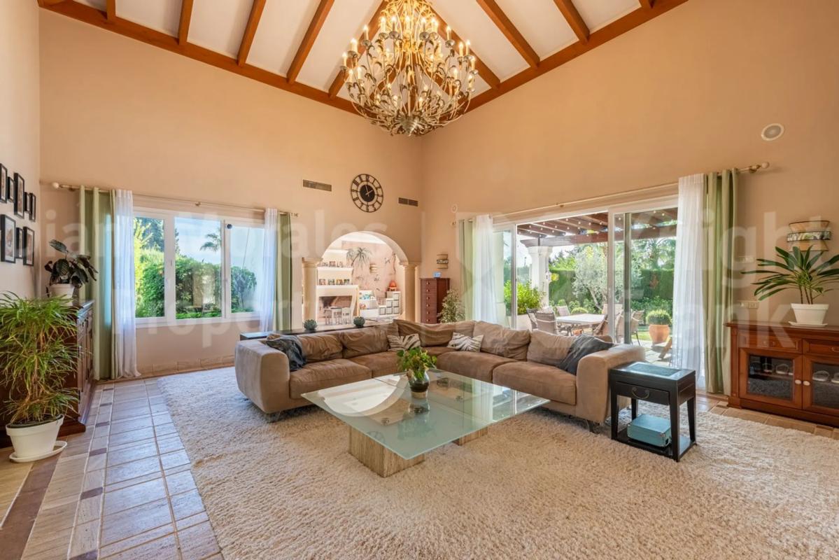 Sprzedaż niezależnego domku jednorodzinnego w Barrio Puente Romano, Marbella photo 4